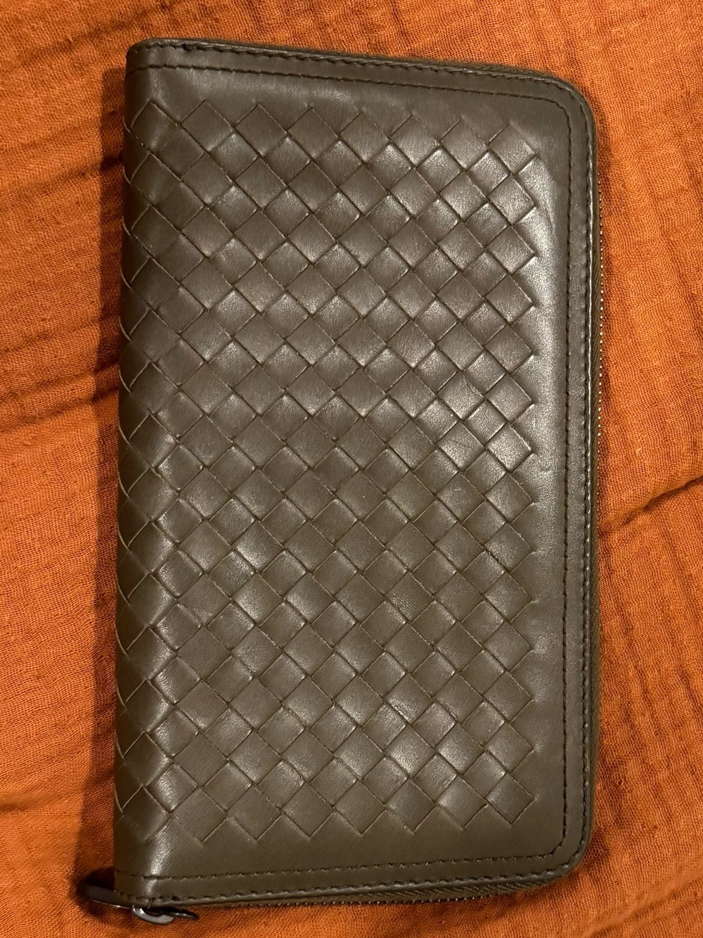 Bottega Veneta Intrecciato Woven Leather Zip-Around Wallet in Dark Green